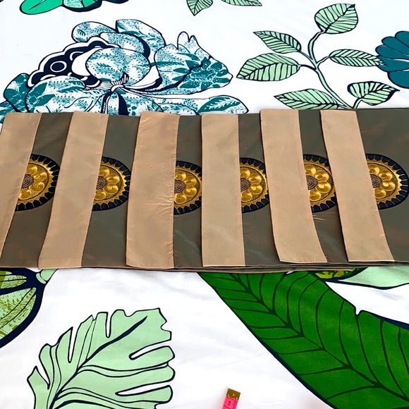 Vintage Decorative Satin Place Mats and Chopsticks - Picture 7 of 8